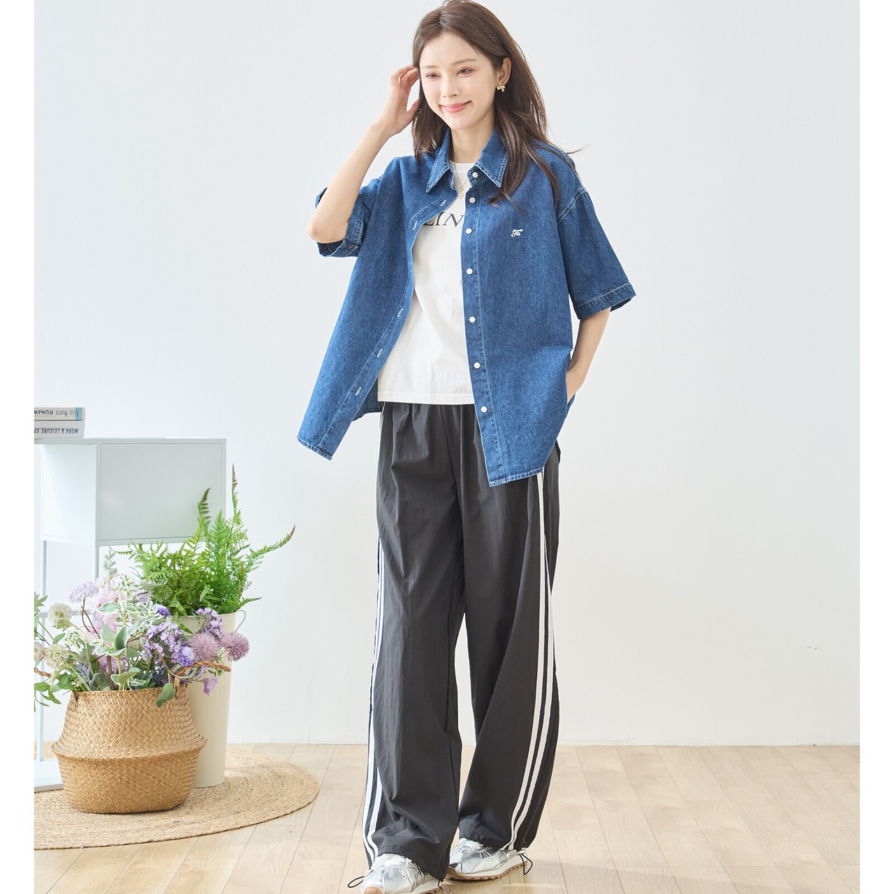 TRUBE ワンポイント刺繍ドロップショルダー半袖デニムシャツ【M~L】デニムブルー