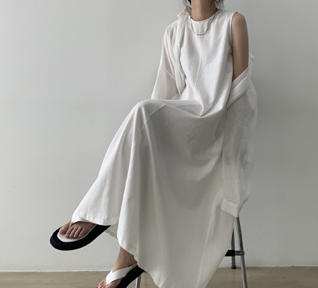 ワンピース ロング ロング丈 袖なし ノースリーブ ラウンドネック 襟なし Aライン ポケット 薄手 かわいい 大人可愛い きれいめ シンプル カジュアル 大人 おしゃれ お洒落 大人可愛い 大人女子 こなれ感 ラフ ルーズ 個性的 主役級 存在感 とろみ感 抜け感 無地 夏 誕生日 10代 20代 30代 40代 50代 60代 レディース 女性用 ママ マタニティ オフィス ビジネス OL 通勤 学生 通学 デート お出かけ 公園デビュー 女子会 お泊まり 休日 イベント リゾート 旅行 海