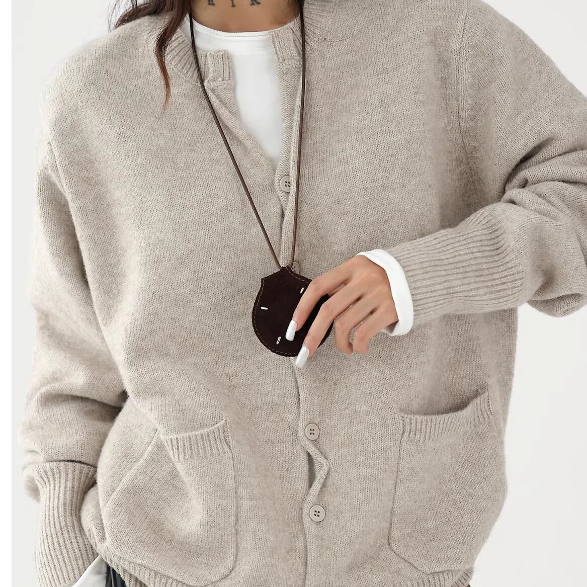 ボタンフロント ヒップ丈 パッチポケット ニットカーディガン 2color ATO0098