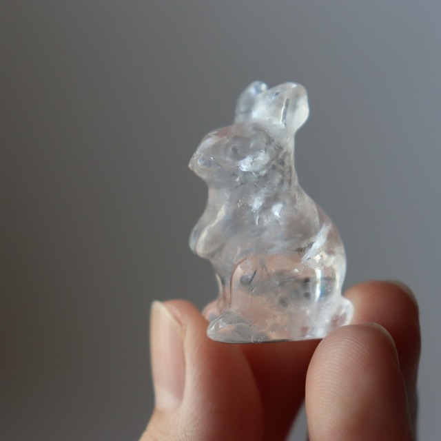 ［虹入り］クリアクォーツのうさぎ