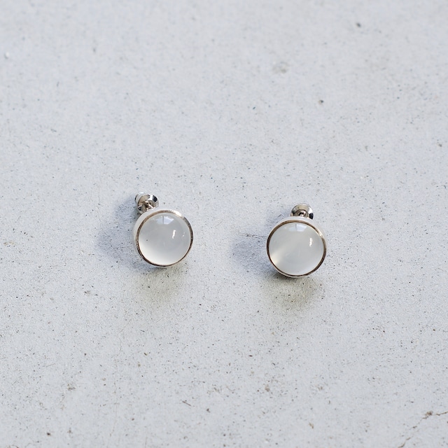 moonstone round pierce