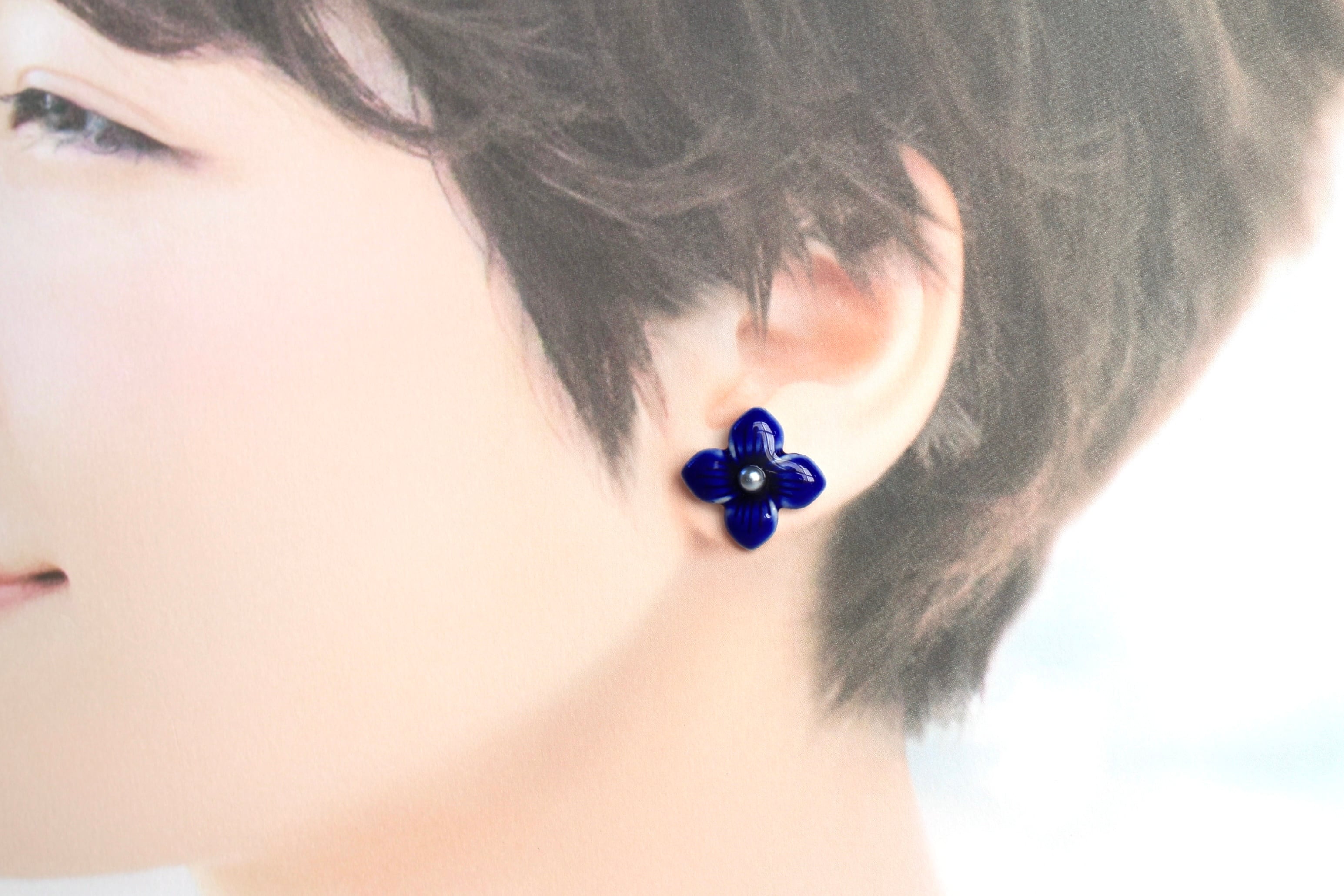 大ぶり紫陽花のイヤリング/ピアス --瑠璃色-- | 陶器のうつわと