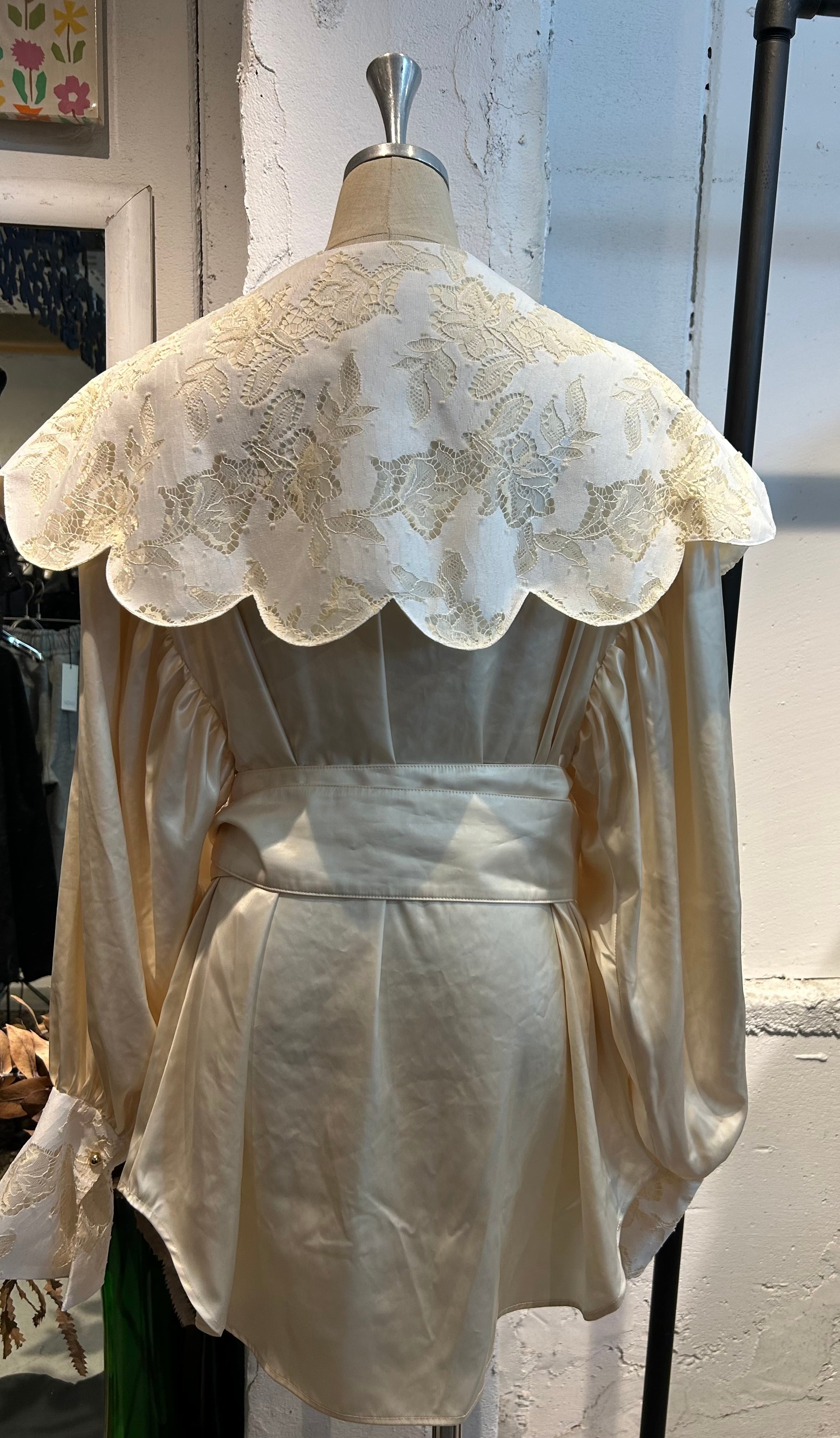 DECOdepuis1985 lace collar belt shirts | AAR