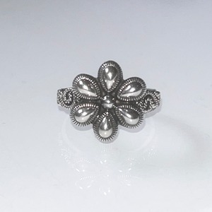 vintage silver engraved flower ring