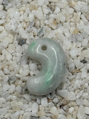 糸魚川翡翠 勾玉 008