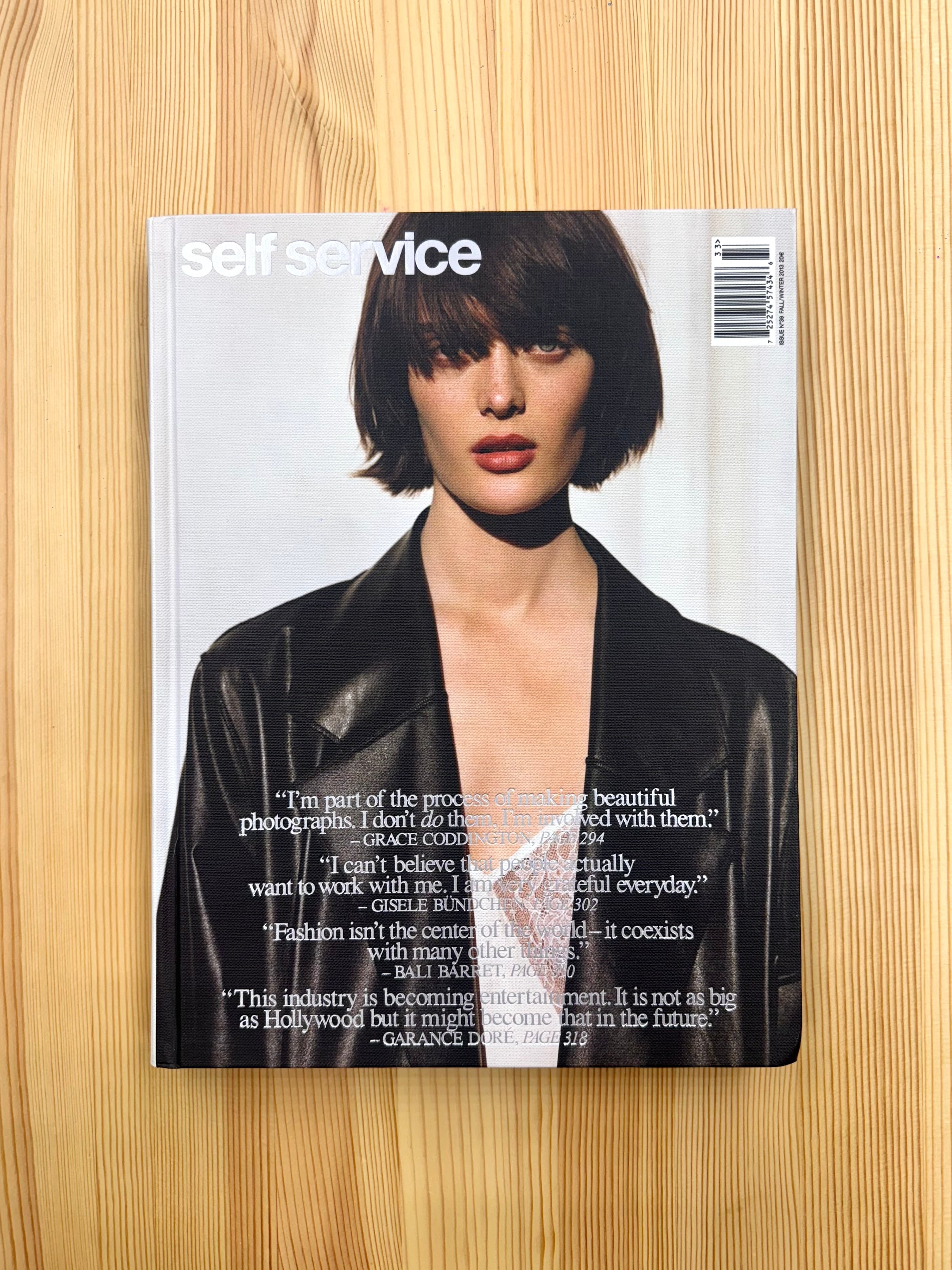 494 SELF SERVICE Magazine No.14 Spring / Summer 2001 | 帽子堂