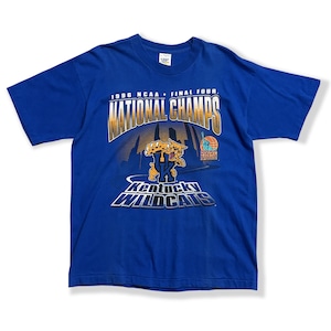 University of Kentucky -1996 National Champs- Printed T-shirt. OFFICIAL FAN SPORTSWEAR