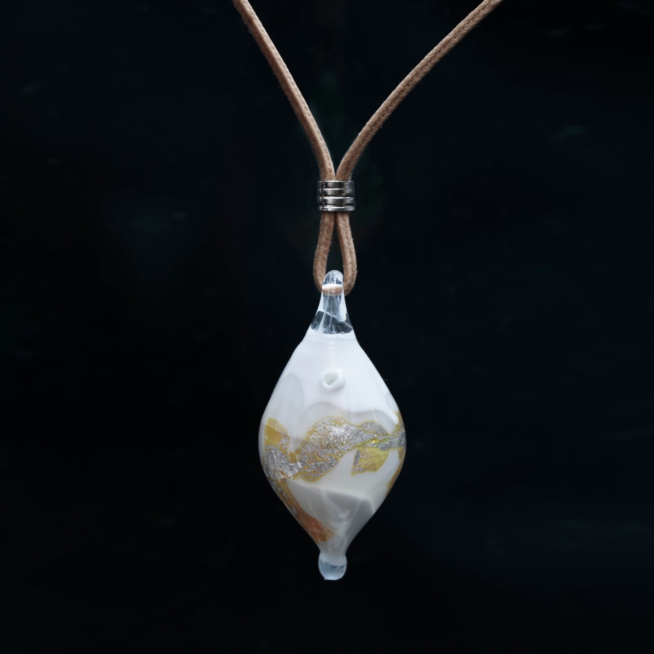 硝子のアロマペンダント銀箔入 <窯変 -White-> | Hamagon（ハマゴン