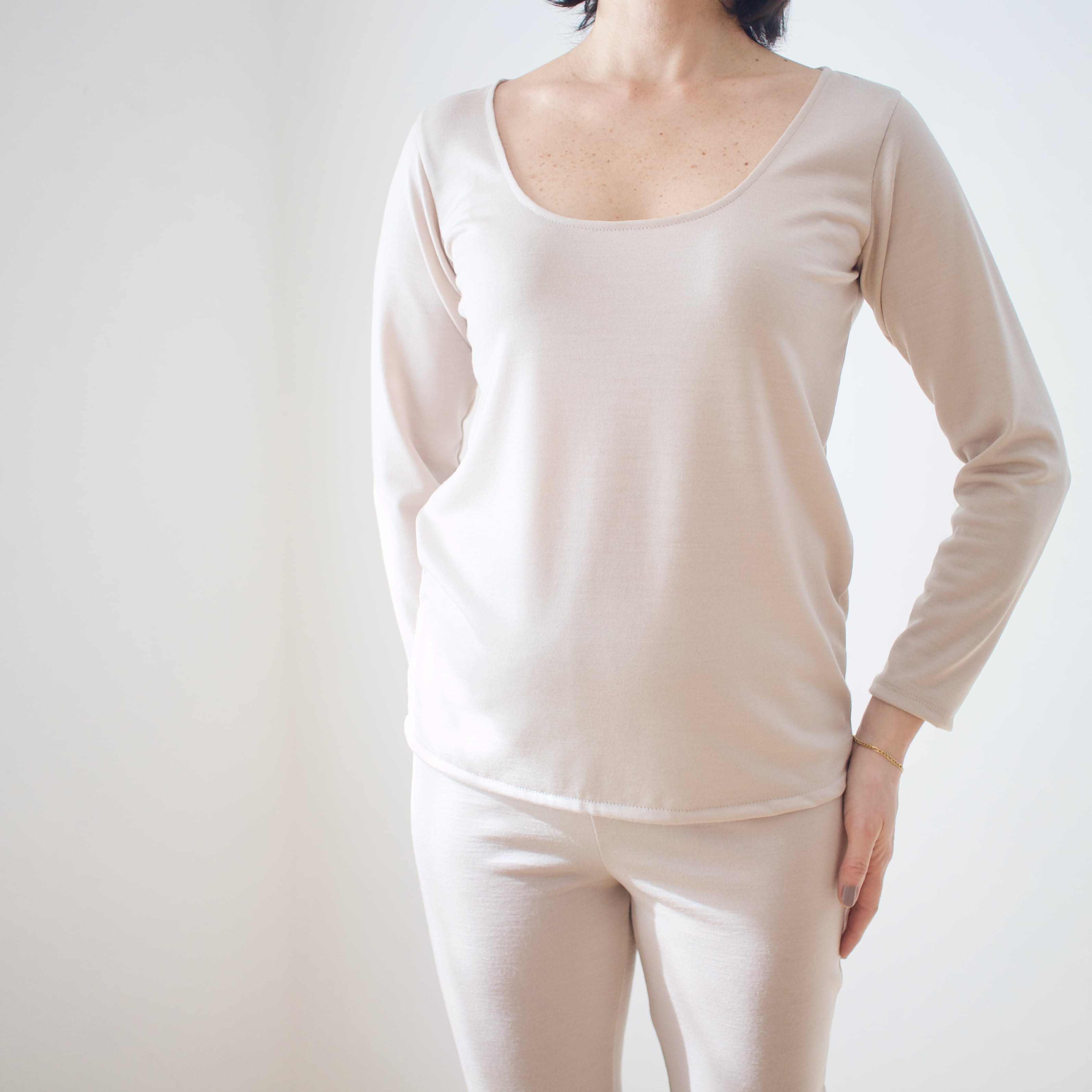 メリノウールインナー <オープンネックシャツ> ライトベージュ