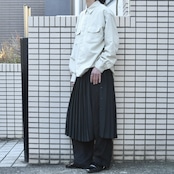 black pleats skirt