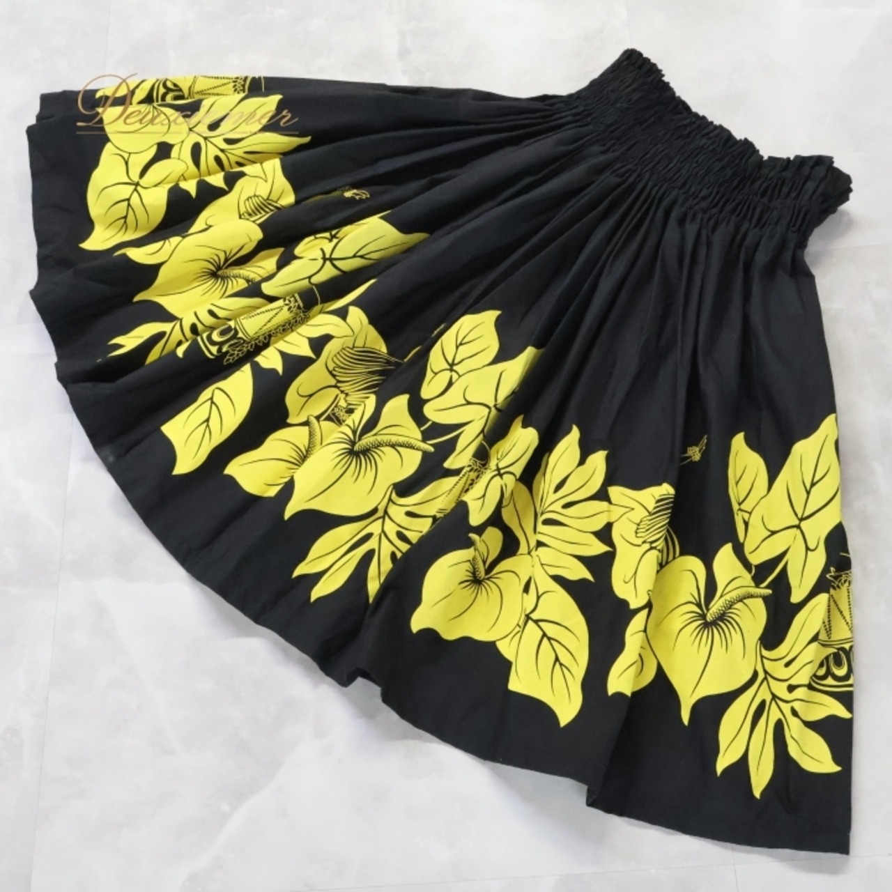フラダンス 衣装 パウスカート ブラック系 ハワイアンプリント アロハ フラワープリント レッスン 練習 シングル スカート かわいい おしゃれ 大人っぽい かっこいい 上品 イエロー系 黒 黄 フラ ダンス ハワイアン かわいいスカート フラダンスレッスン ハワイ風ファッション ダンス発表会 おしゃれ衣装 カジュアルスタイル リゾートウェア