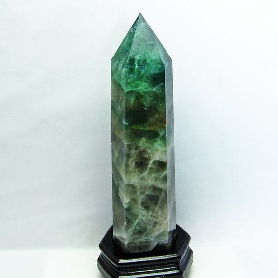 3.1Kg フローライト 蛍石 六角柱 台座付属 162-219