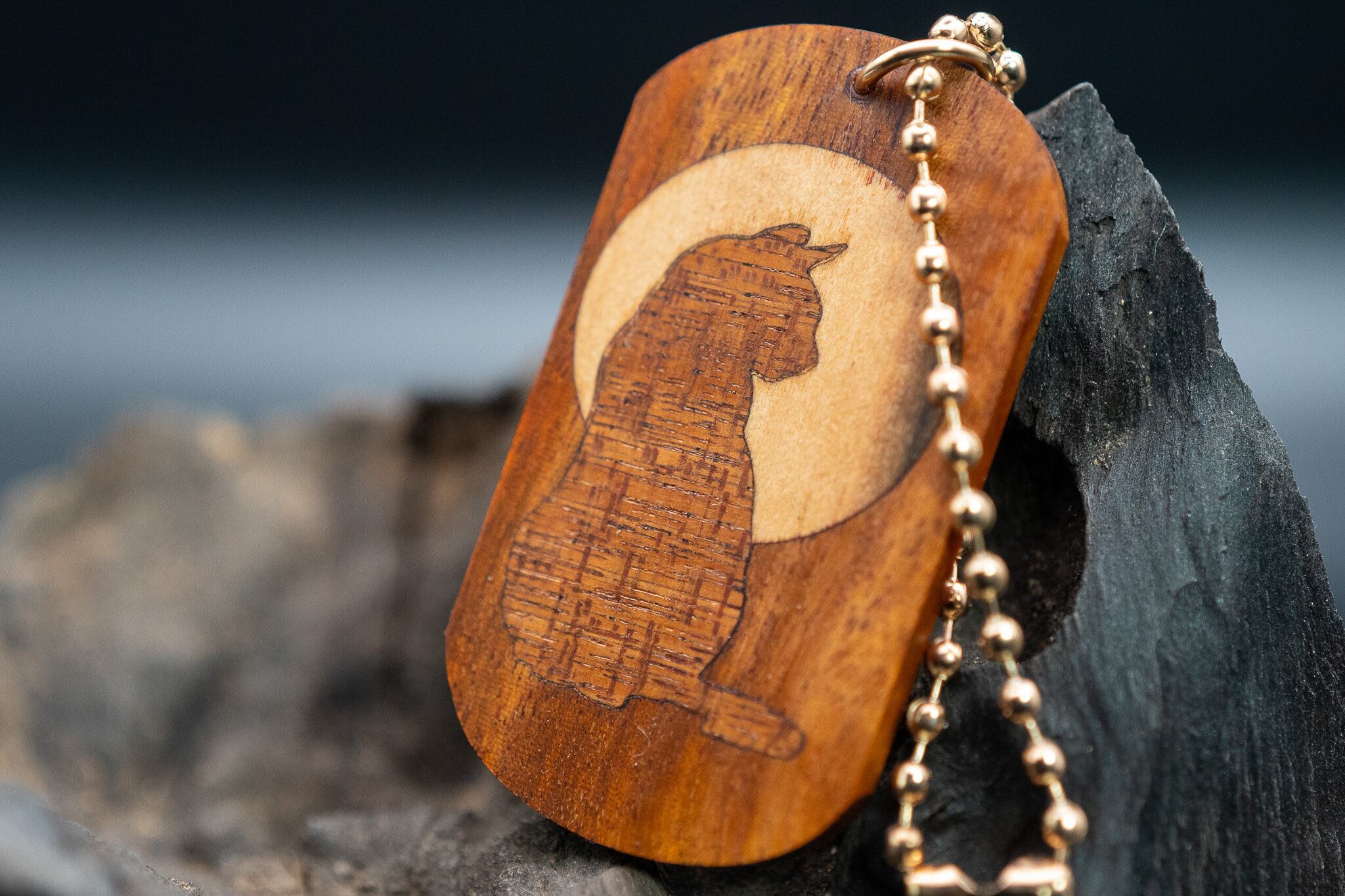 【最高峰の弓材 】フェルナンブーコ ドッグタグ象嵌 横を向く上品な猫