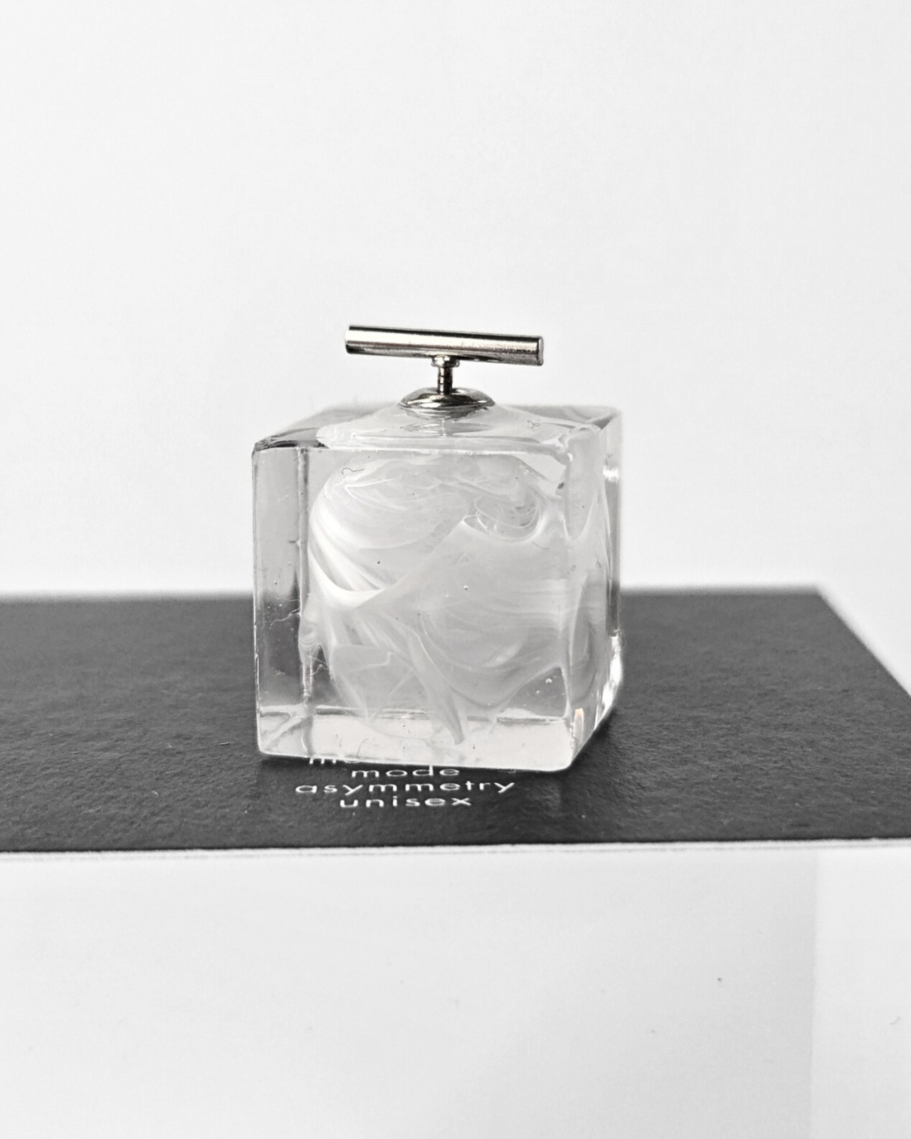 PERFUME CUBE. [white] - 3