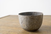 小さくてかっこいい木箱と鉄器のセット