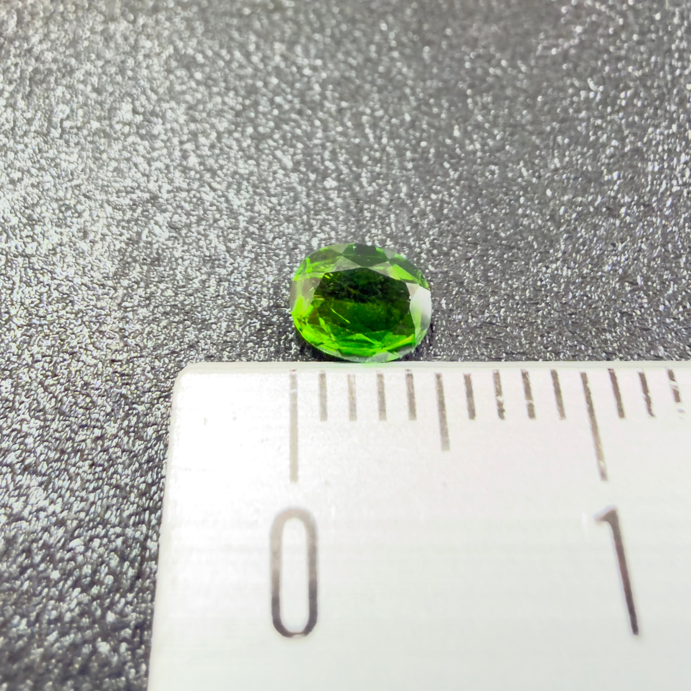 クロムダイオプサイト】 ルース ロシア産 0.33ct | たからいしルース