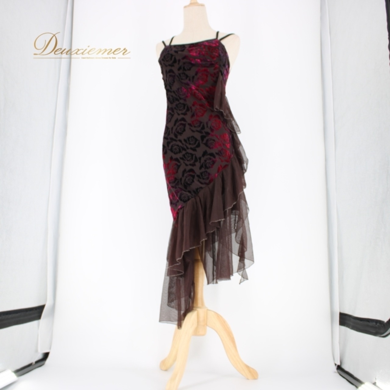 社交ダンス 衣装 ラテン ドレス ワンピース レッスンウェア パーティドレス レディース ピンク系 ブラウン系 ICHIOKU イチオク 袖なし 花柄レース ストレッチ レディースドレス おしゃれ ダンス衣装 フォーマル舞台 講師用衣装 パーティー用 着心地抜群 体型カバー 着回し可 上品スタイル ロマンティック きれいめコーデ ワンピースタイプ