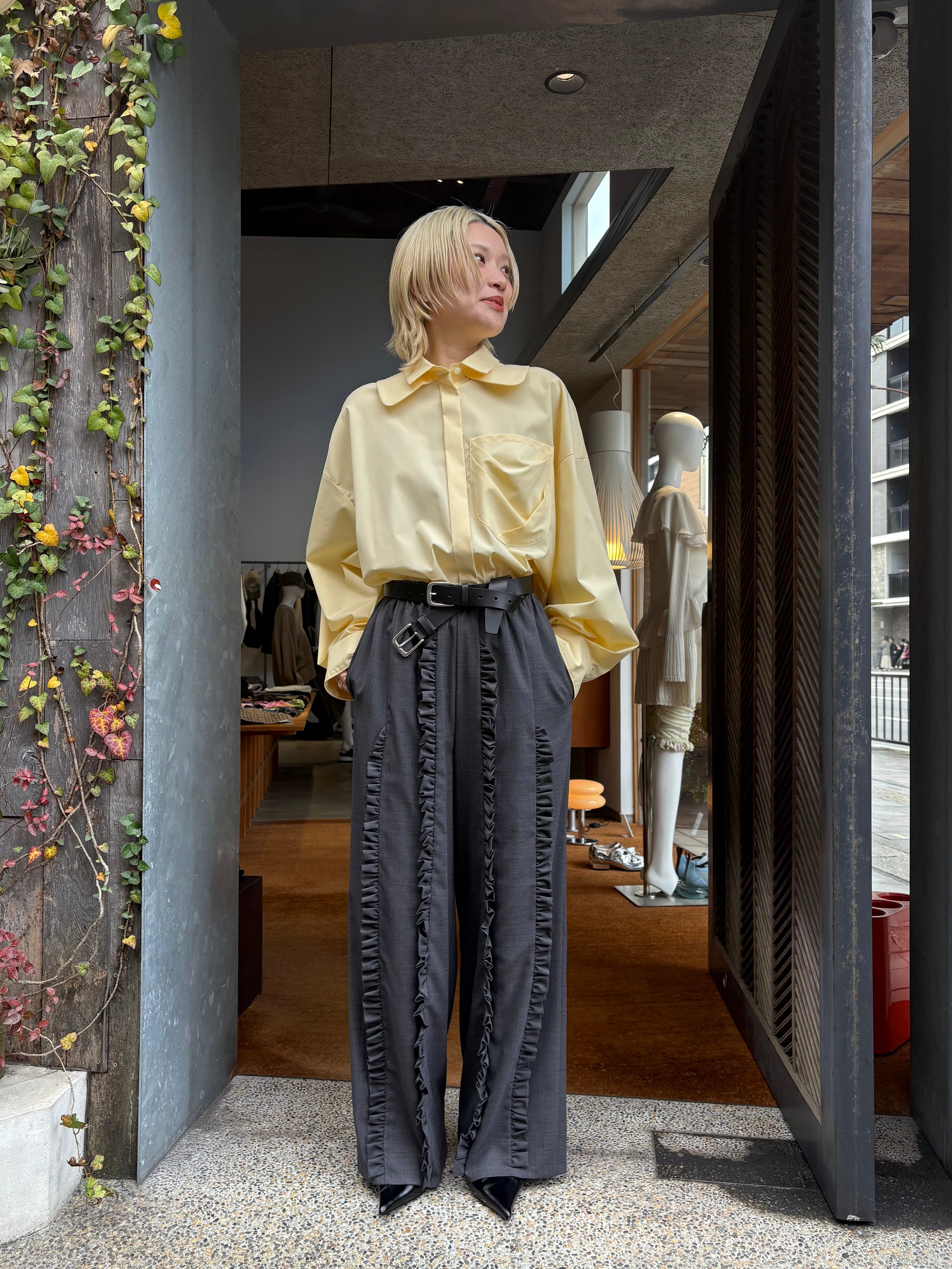 ENFOLD ブラック FRILL TROUSERS フリルトラウザー 黒 ENFOLD(エンフォルド)｜FRILL TROUSERS/ブラック の通販｜ELLESHOP