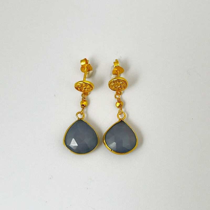 Gold Coating マロンカット 揺れる ジェード スタッドピアス