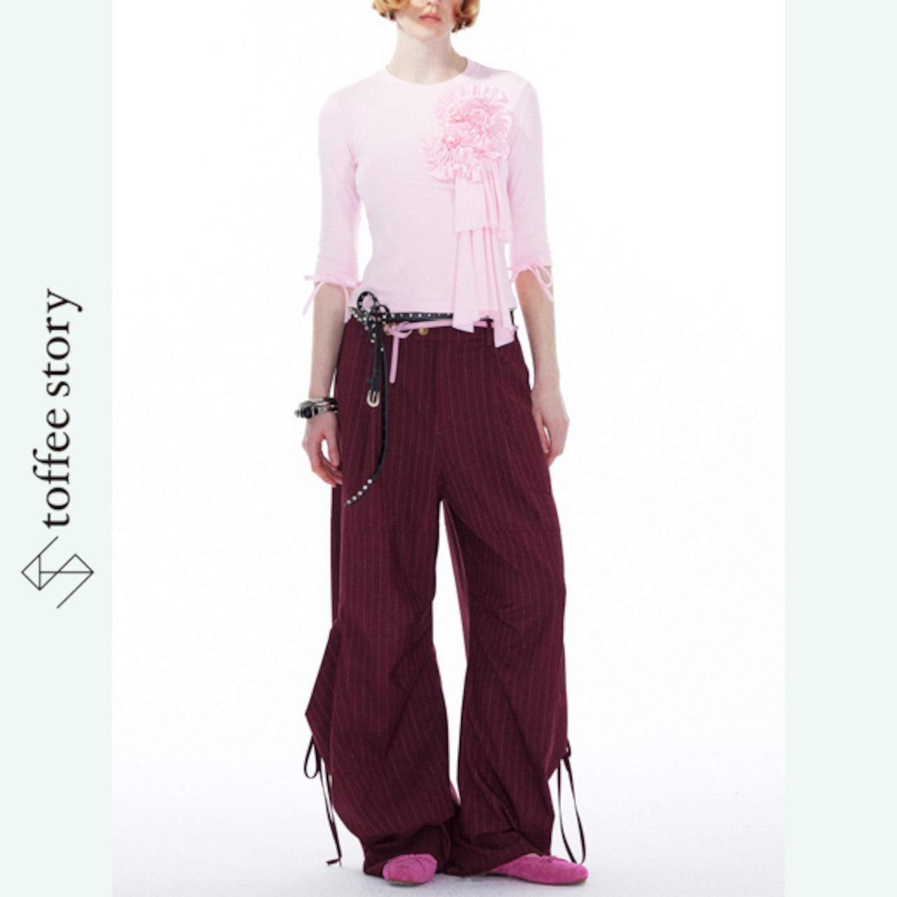 曲線を纏うワインレッド・レイヤードパンツ 《B0017》