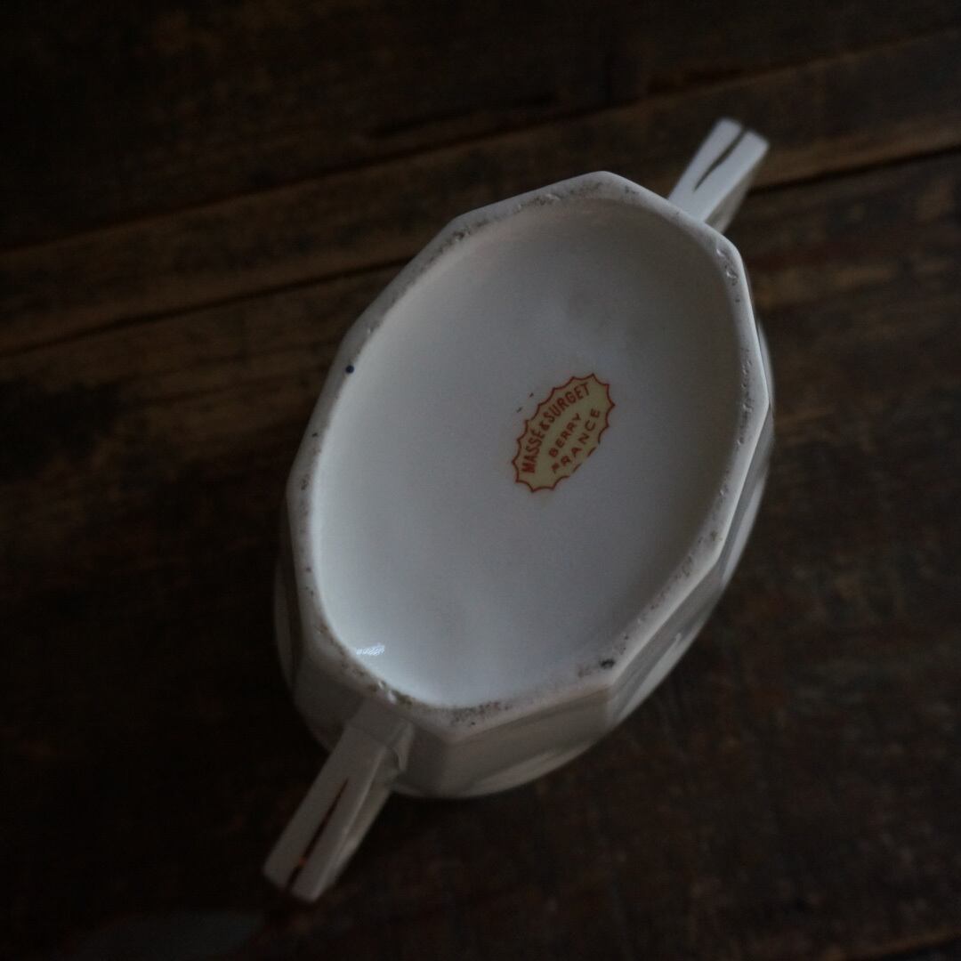 古いフランスの陶器ポット