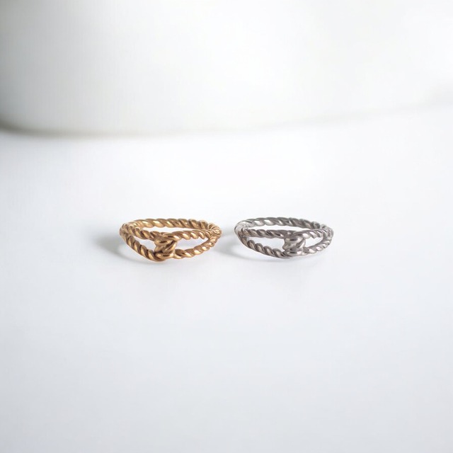 ツイスト・インフィニティ・リング