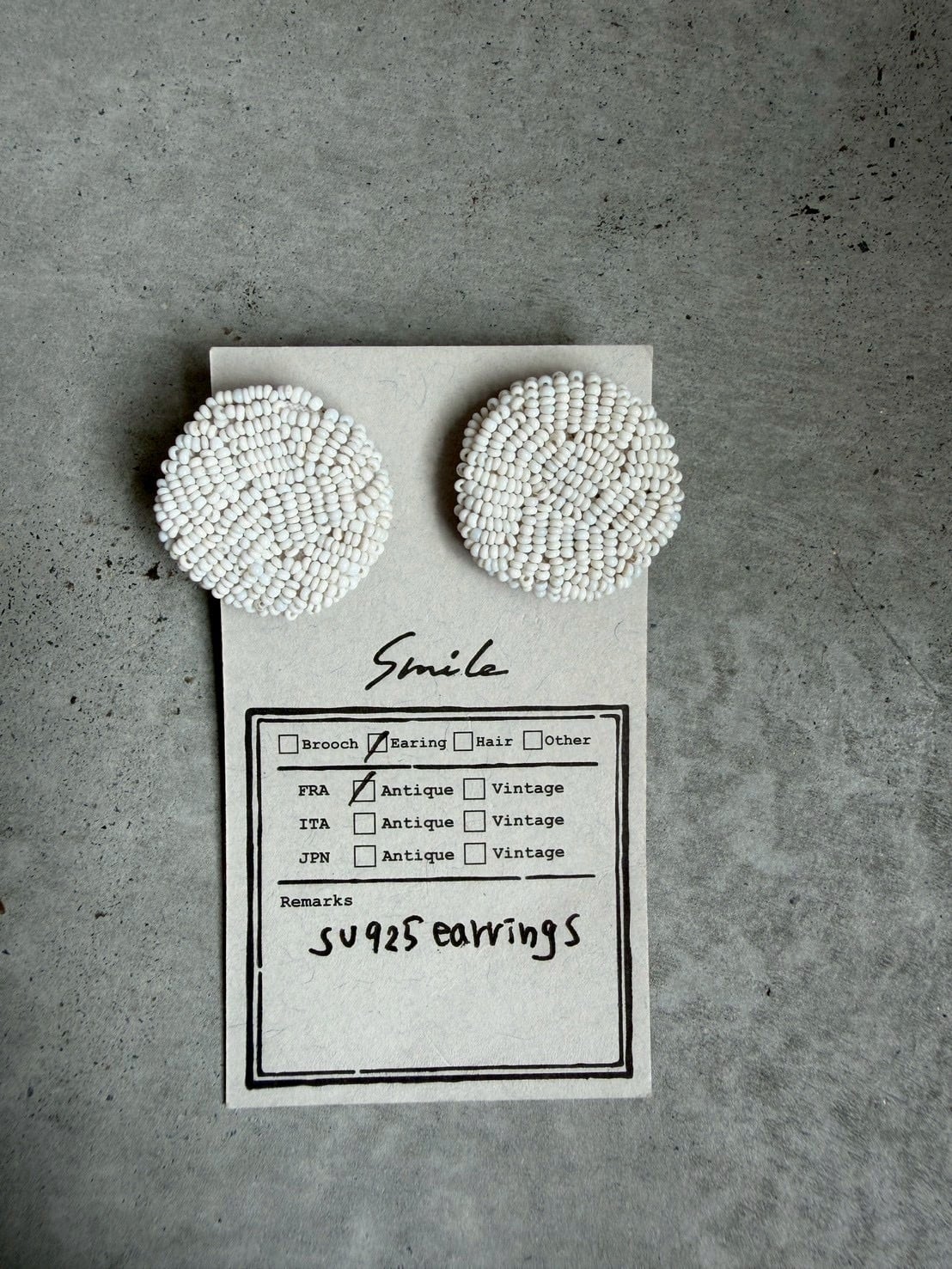 装身具「SmiLe」 №26 antiquebeadsピアス・マイクロビーズ・丸