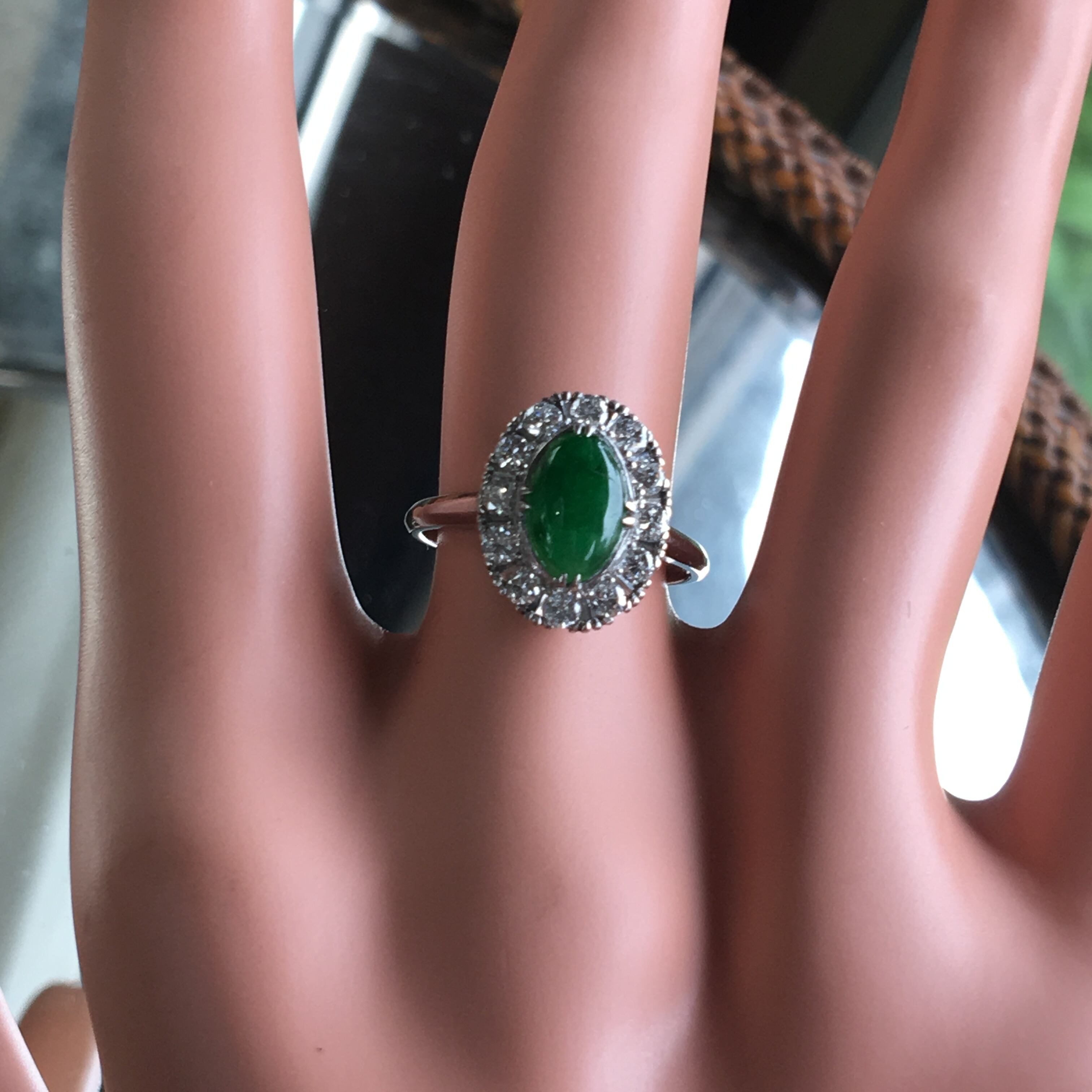 ヴィンテージ ダイヤモンド取り巻き 翡翠プラチナリング