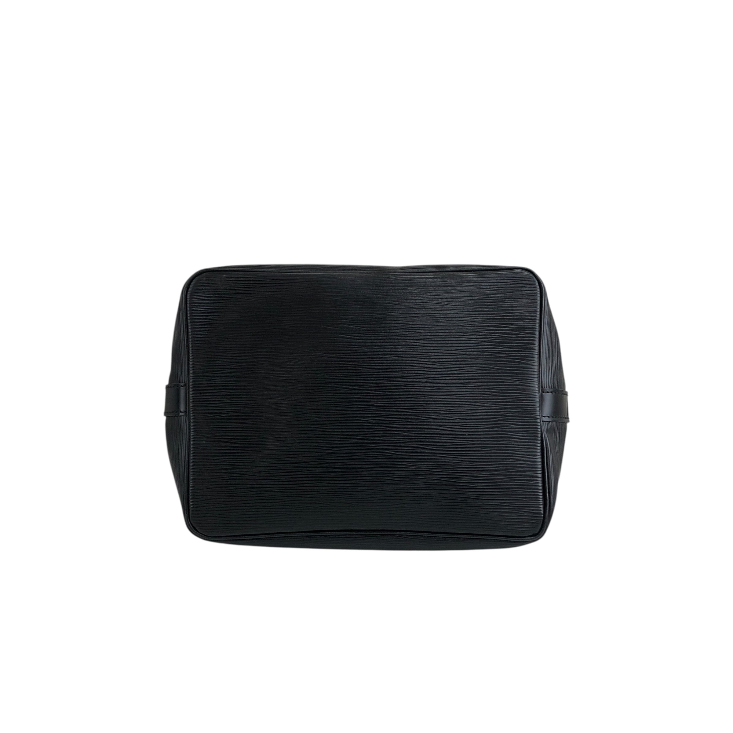 ルイヴィトン ノエ エピ ショルダーバッグ 巾着 レザー 黒 ブラック LOUIS VUITTON ルイヴィトン エピ ショルダーバッグ ブラック レザー