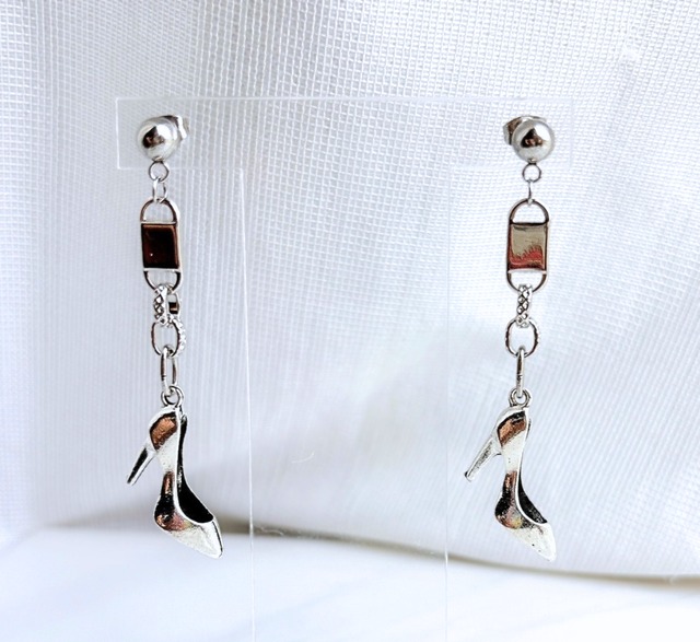 イイ女ヒール＆チェーンピアス