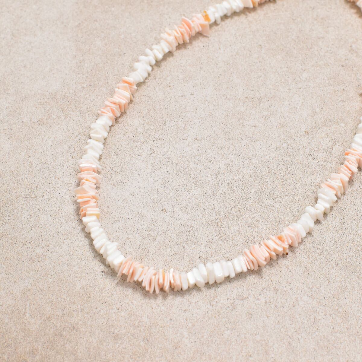 Clashed shell beads necklace