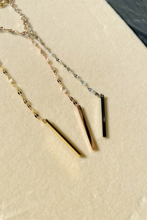 petel bar  necklace