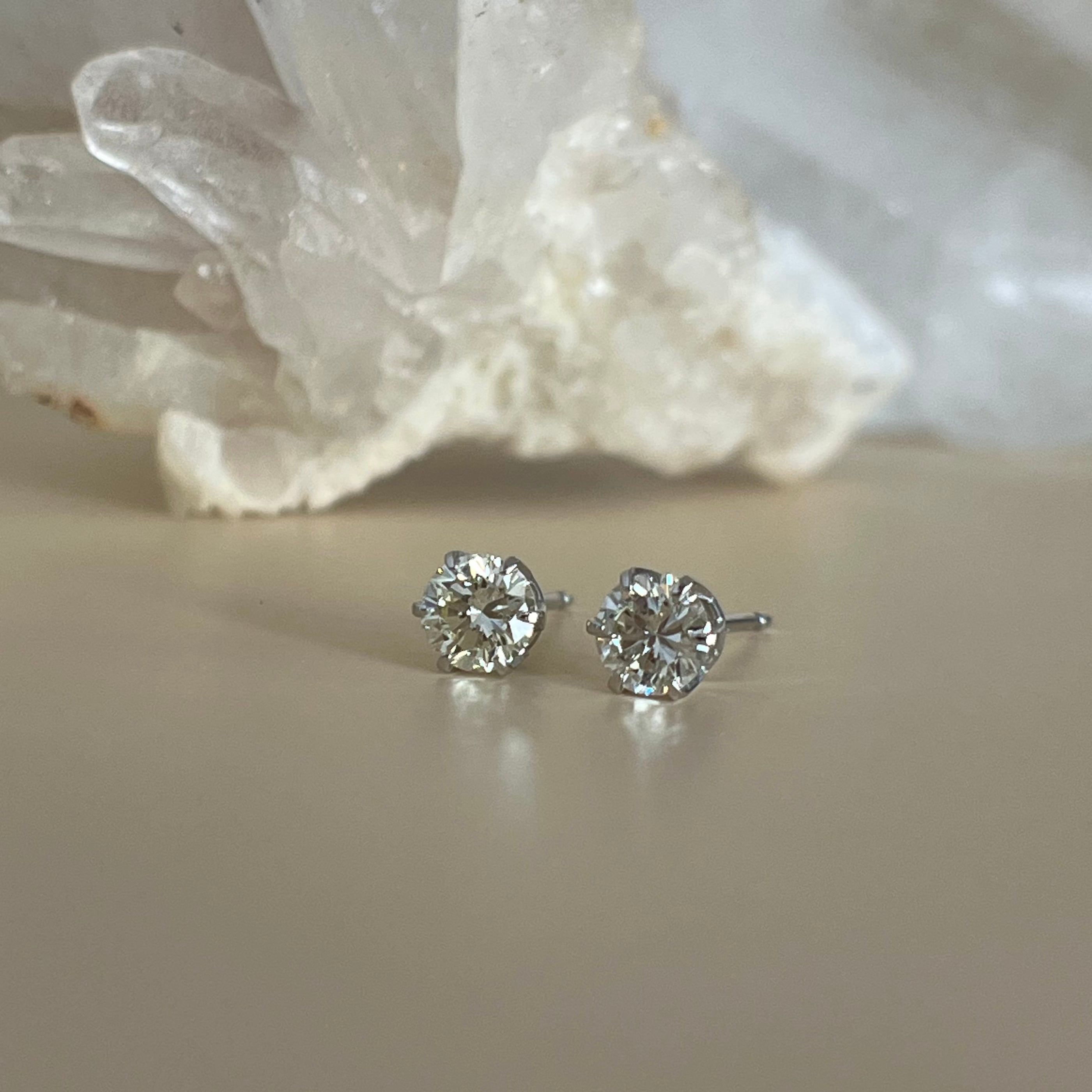 ラウンドブリリアントカット ダイヤモンド ピアス 0.50 ct プラチナ