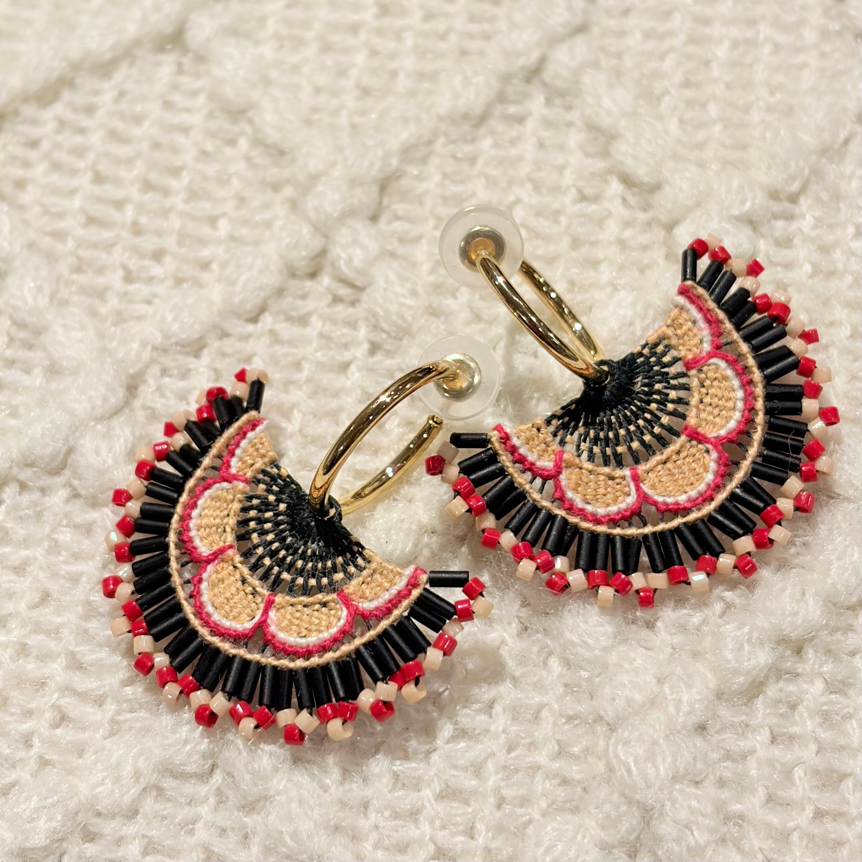 Ñanduti puka model earring | puka ~nanduti ~ ニャンドゥティ