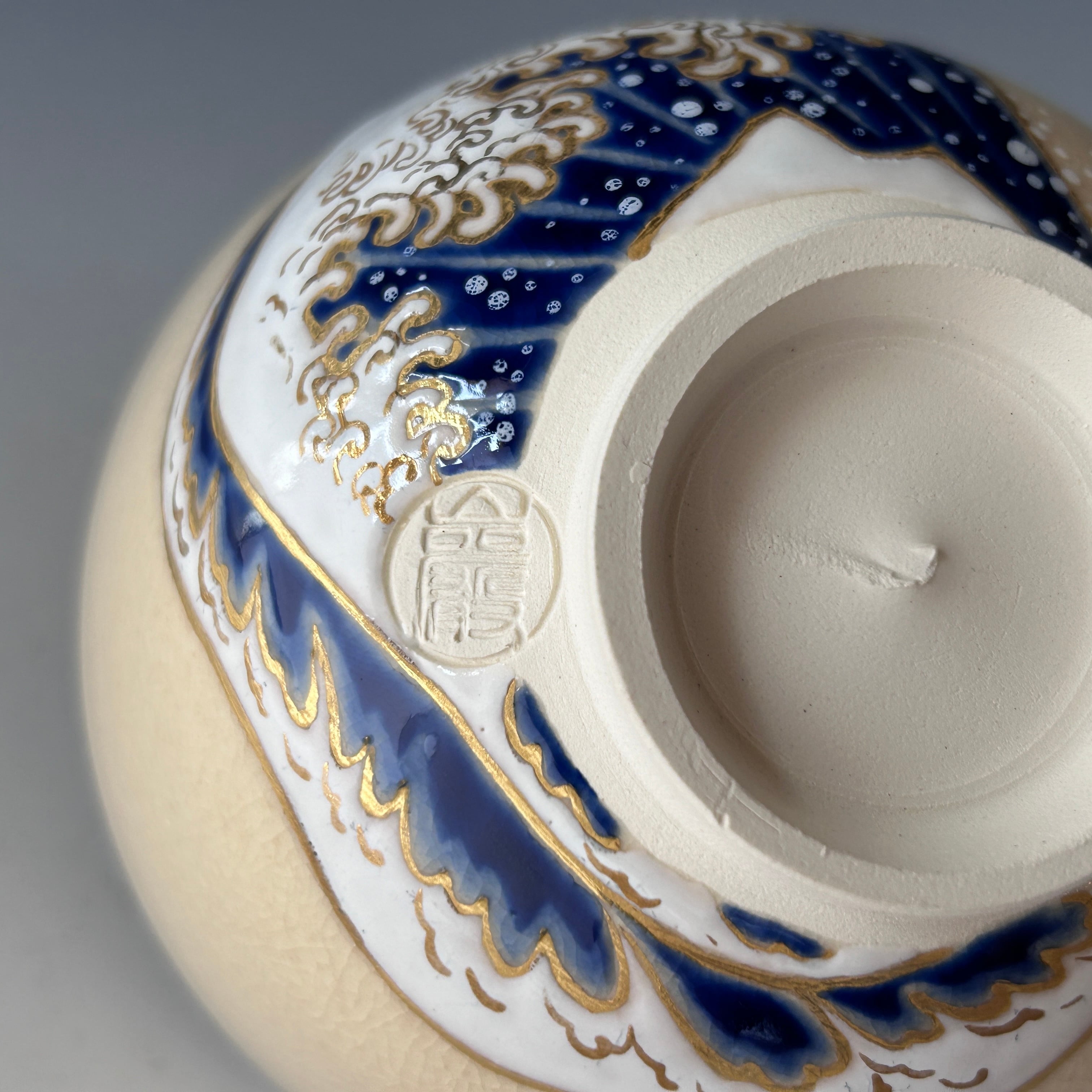 茶道具 色絵 波絵 茶碗 山川巌 共箱 京焼 陶芸 薄茶 夏 粟田焼 茶道具 色絵 波絵 茶碗 山川巌 共箱 京焼 陶芸 薄茶 夏 粟田焼