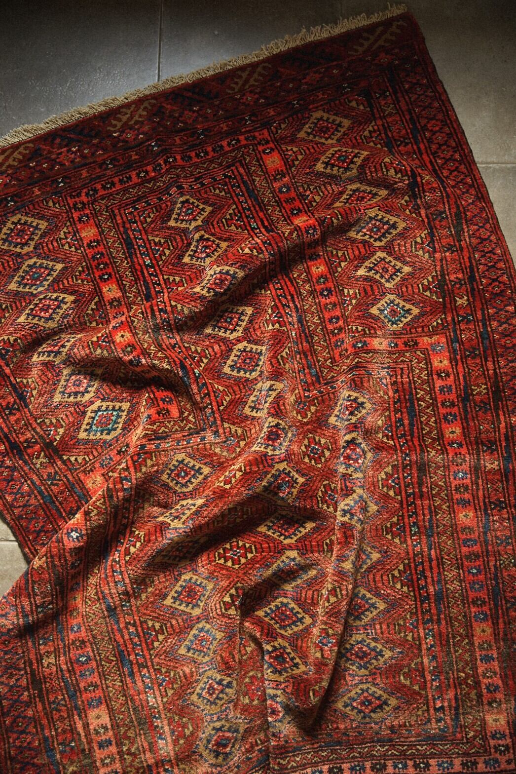 800 -Vintage Turkmen rug