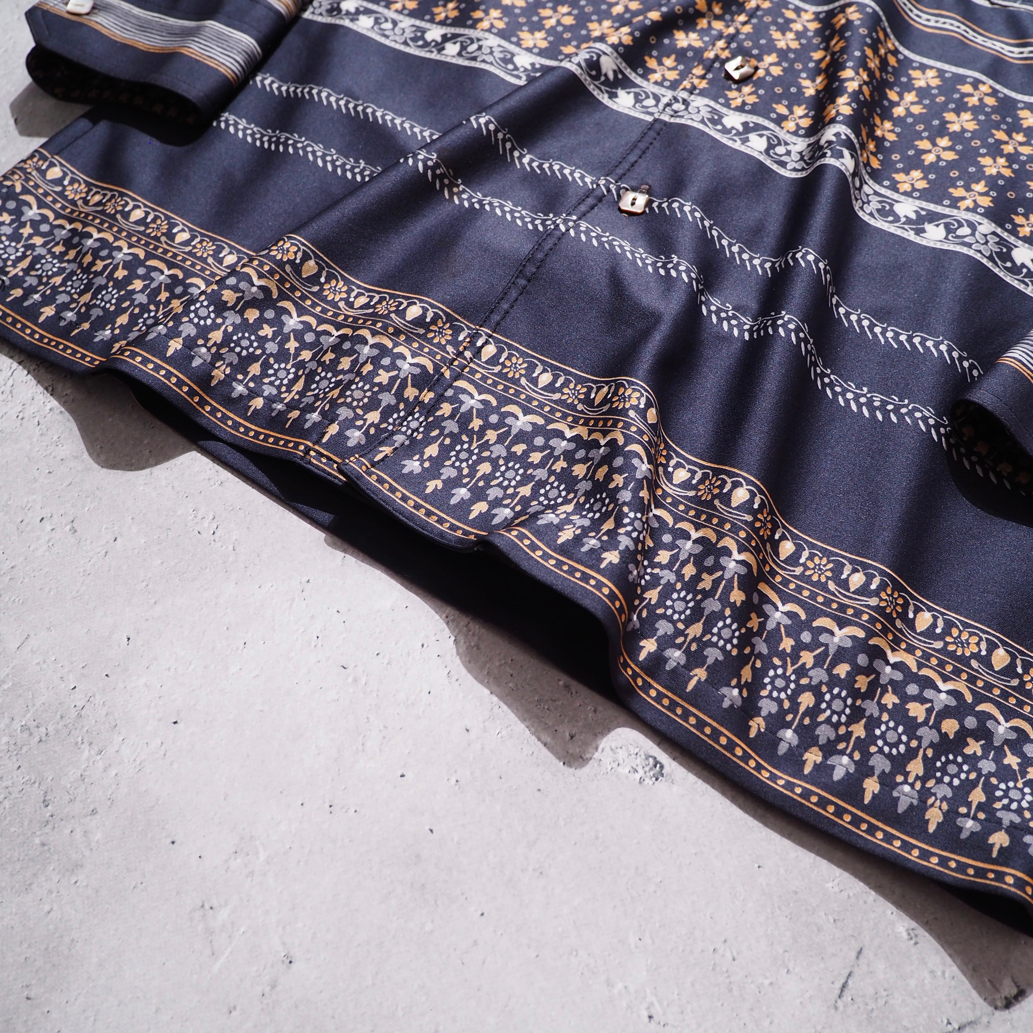 1970 - 80s " 儚美 " Beautiful Flower Pattern vintage Open collar shirt