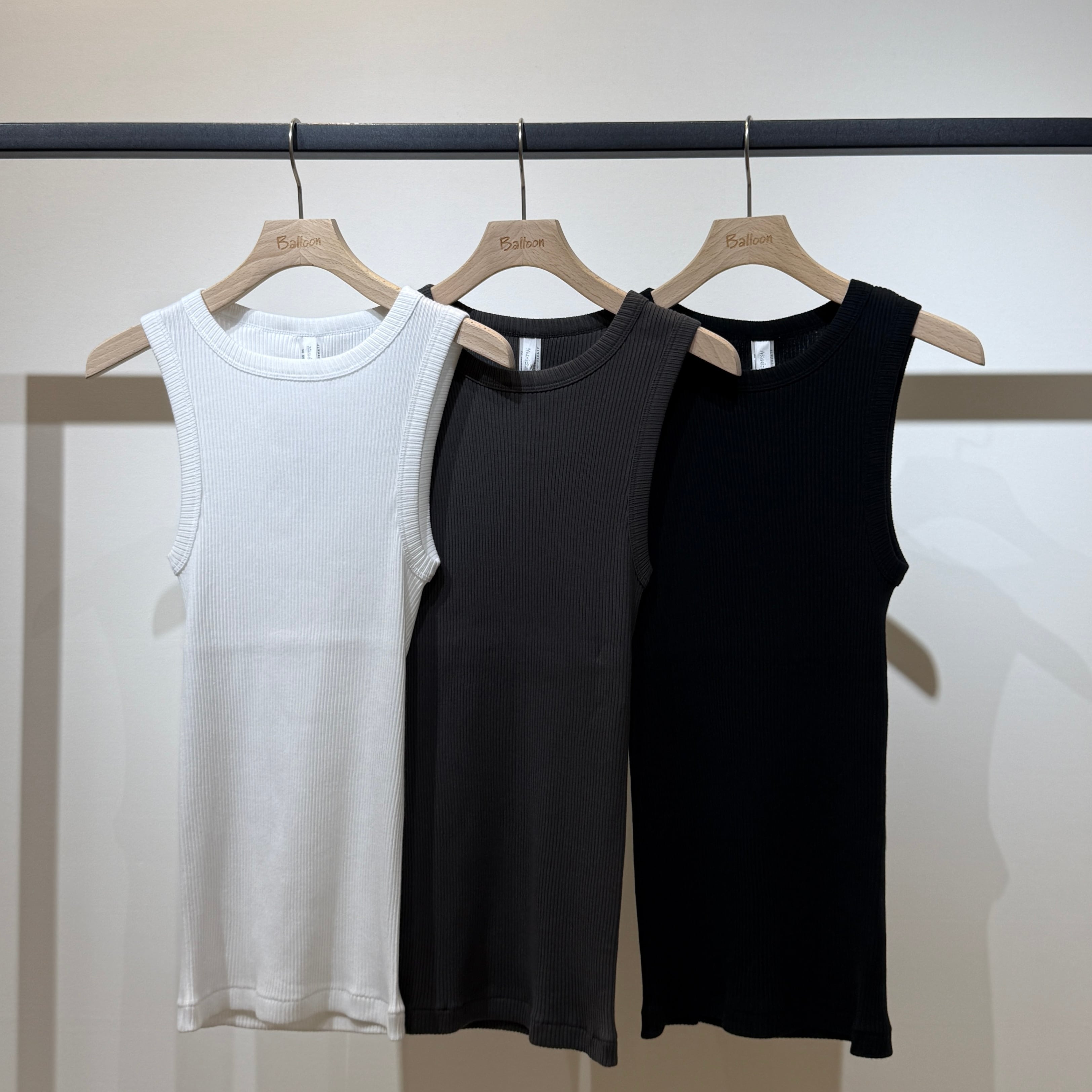 OMMO ノースリーブ　トップス　新品　未使用　フリーサイズ ノースリーブPO | トワミーオンラインショップ