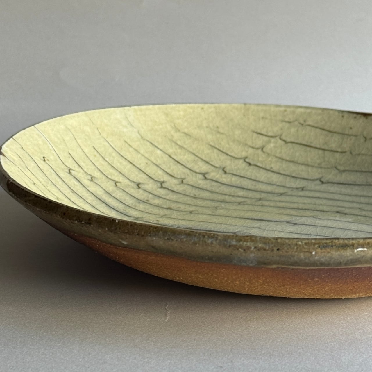 TORU 齊藤十郎　スリップウェア　象嵌　豆皿 齊藤十郎】スリップウェア 8寸皿 E | kiguu