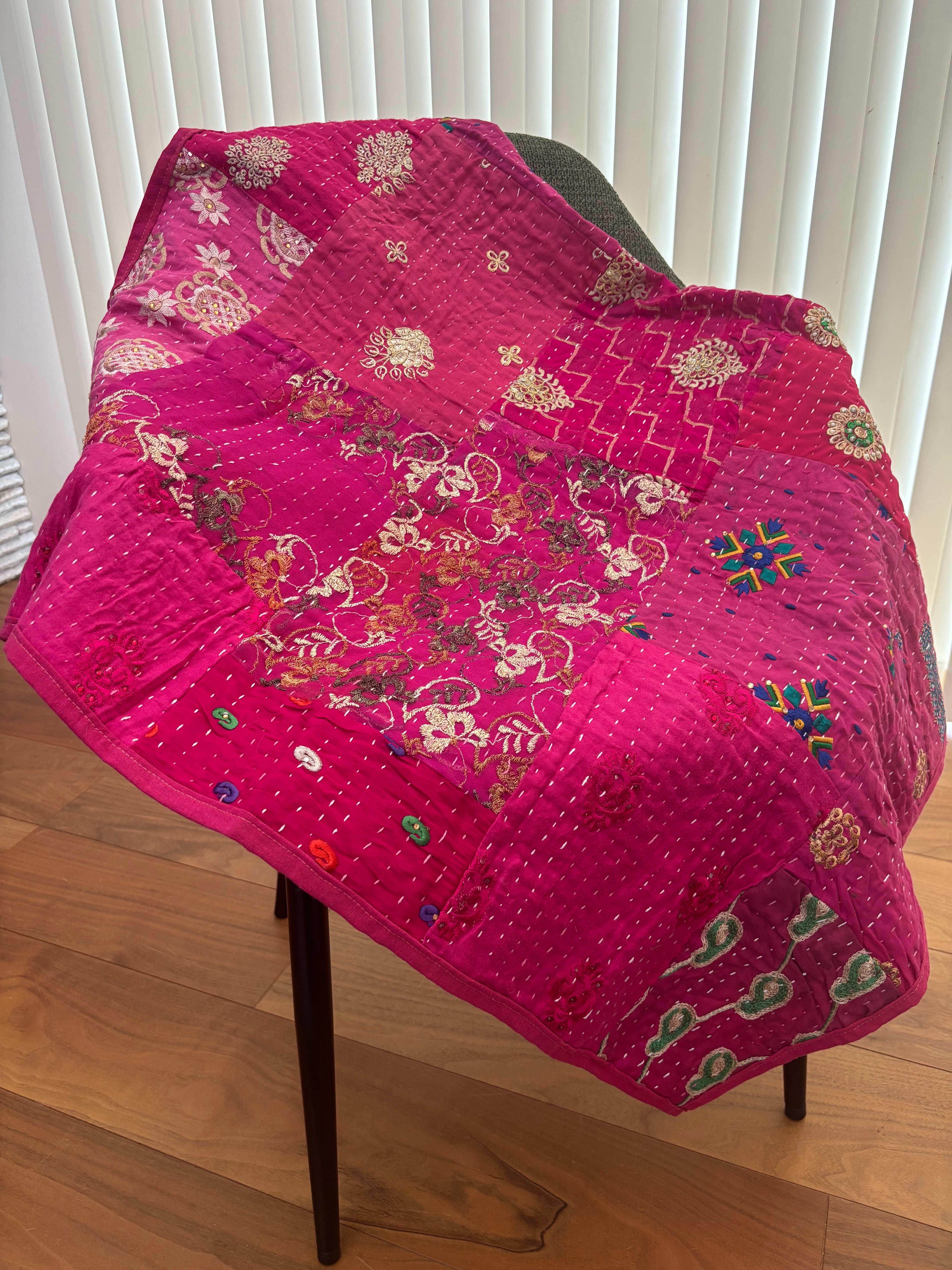 L】アイボリー カンバディアキルト(ダブルサイズ) インド刺繍パッチ