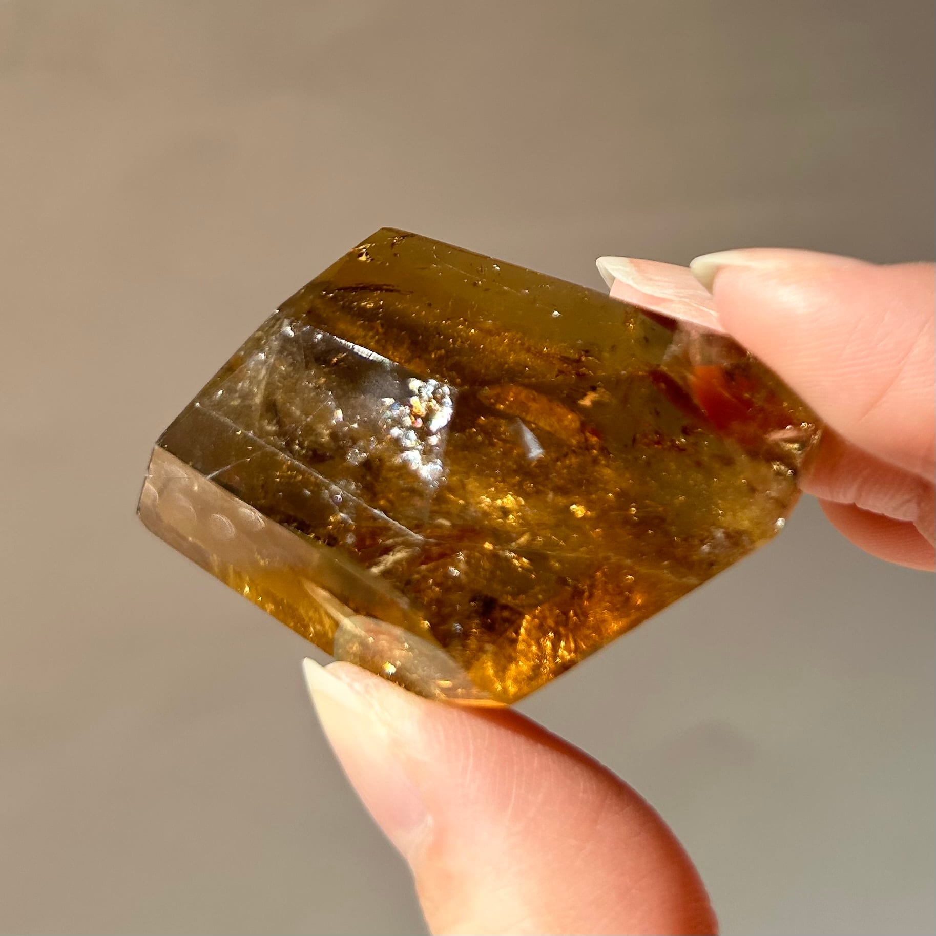シトリン アイリス フリーフォーム 虹入り 天然石 | BLUE MOON STONE