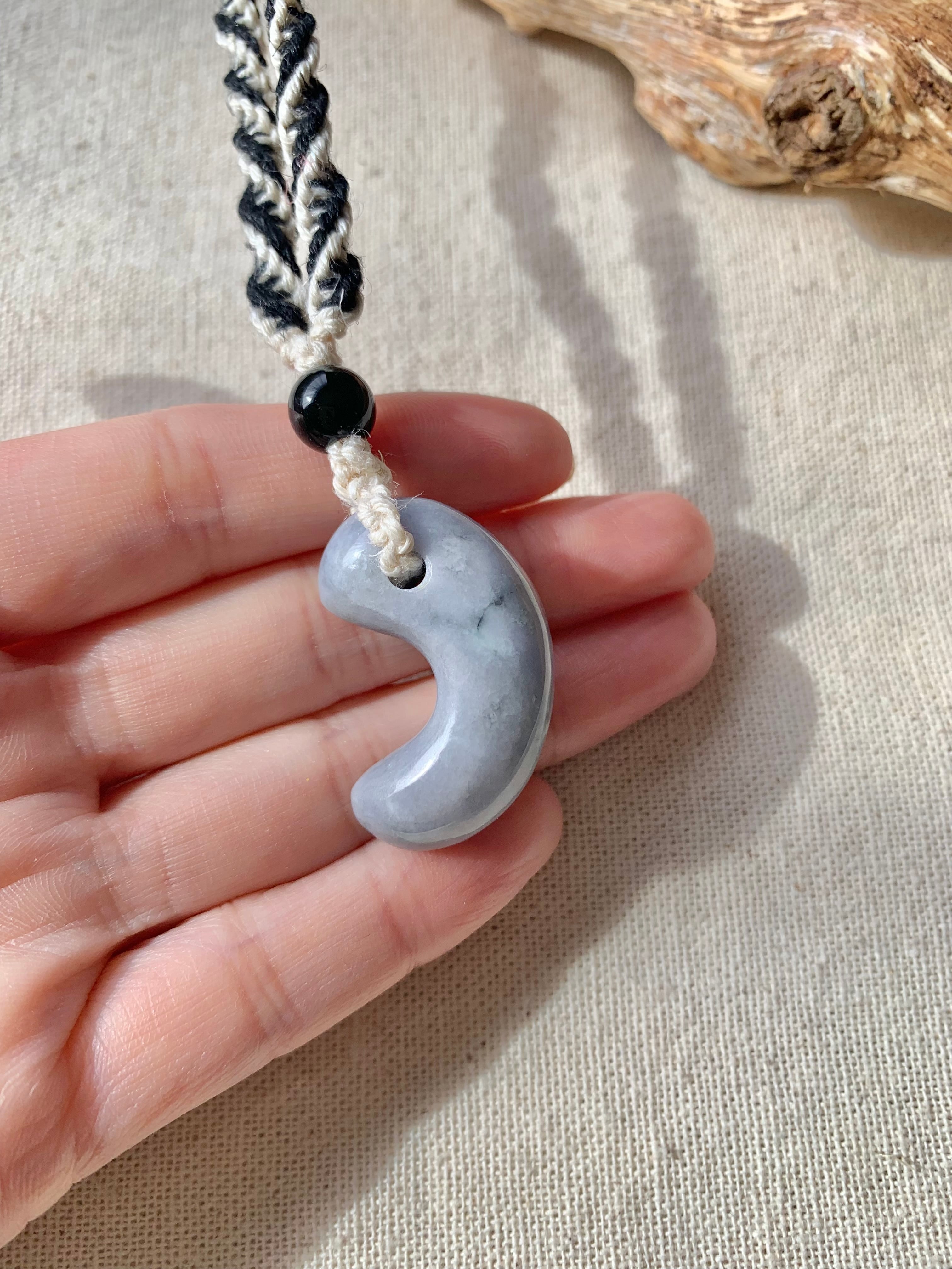 糸魚川産翡翠(ラベンダー）勾玉 ネックレス 1点もの | 糸魚川