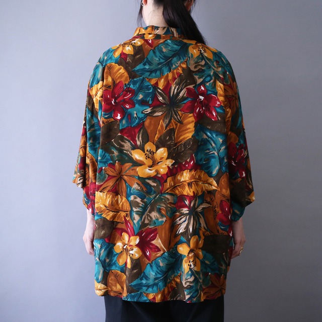 good art coloring botanical pattern over silhouette h/s shirt