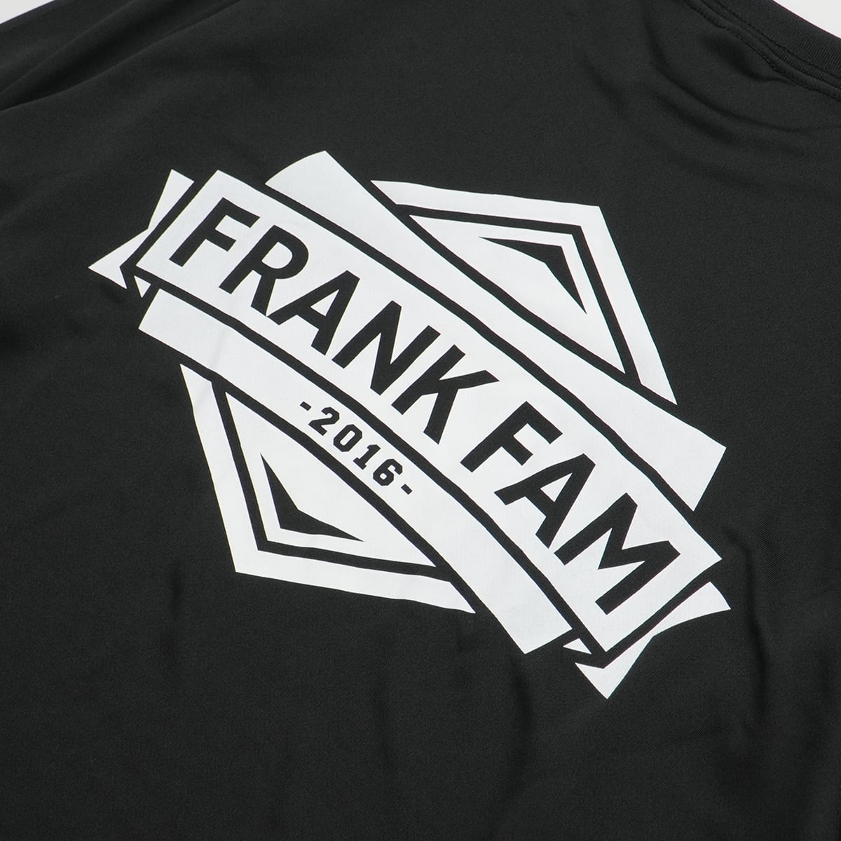 受注生産】EMBLEM DRY LS TSHIRTS｜blk | FRANK FAM