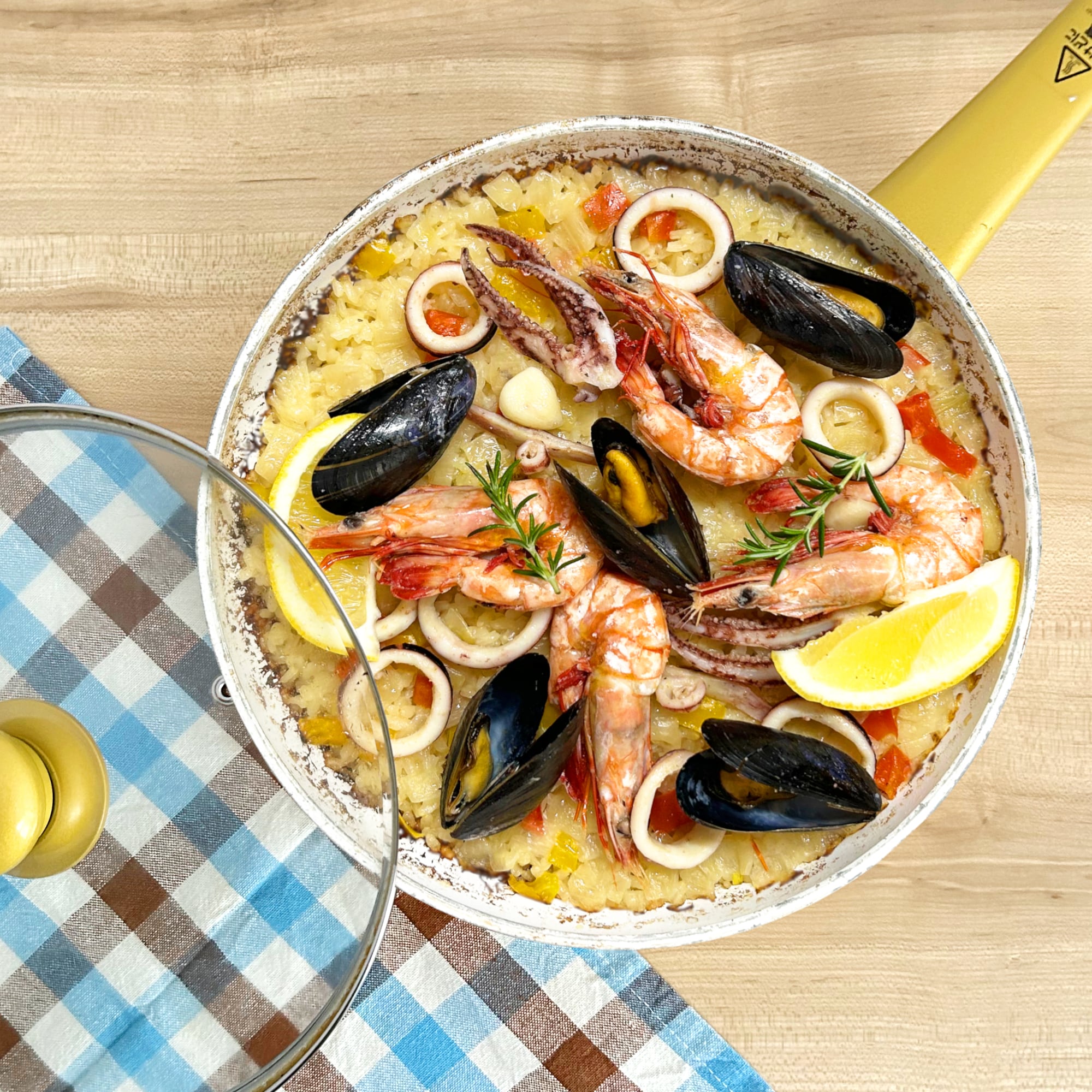 フライパンで簡単調理！有頭えびのパエリアセット（3～4人前） | Manma