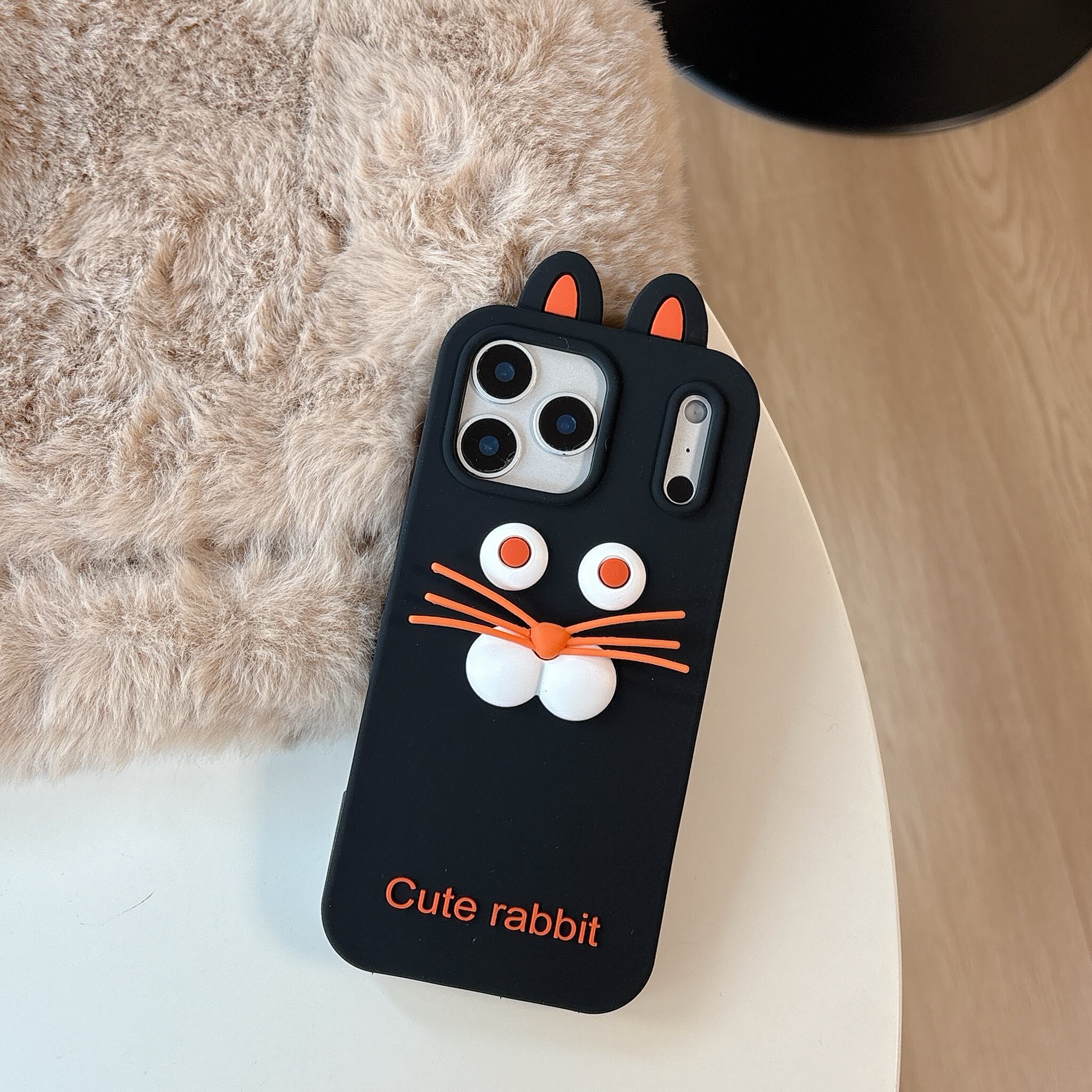 ウサギ iPhone 17 16 15 14 13 ケース 可愛い シリコン ウサちゃん