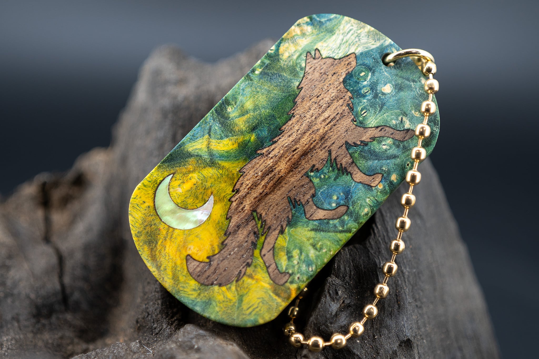 【カナダの象徴】ハードメープル瘤杢 スタビライズウッド ドッグタグ 象嵌 闊歩