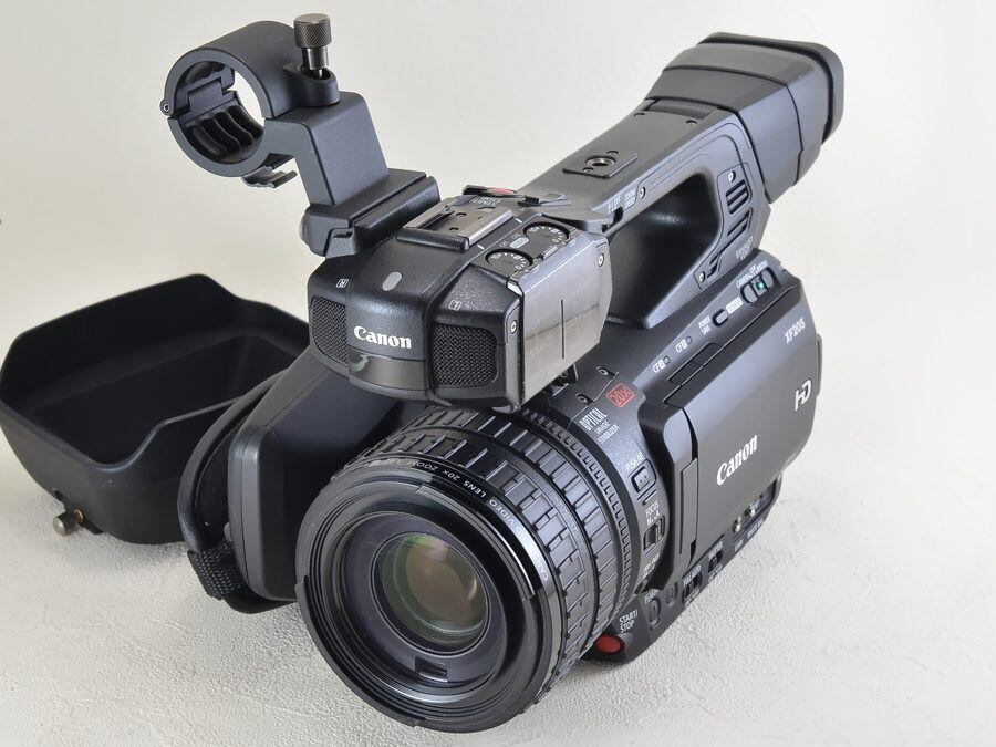 Canon (キヤノン) XF205 HDビデオカメラ 説明書・バッテリー2個付