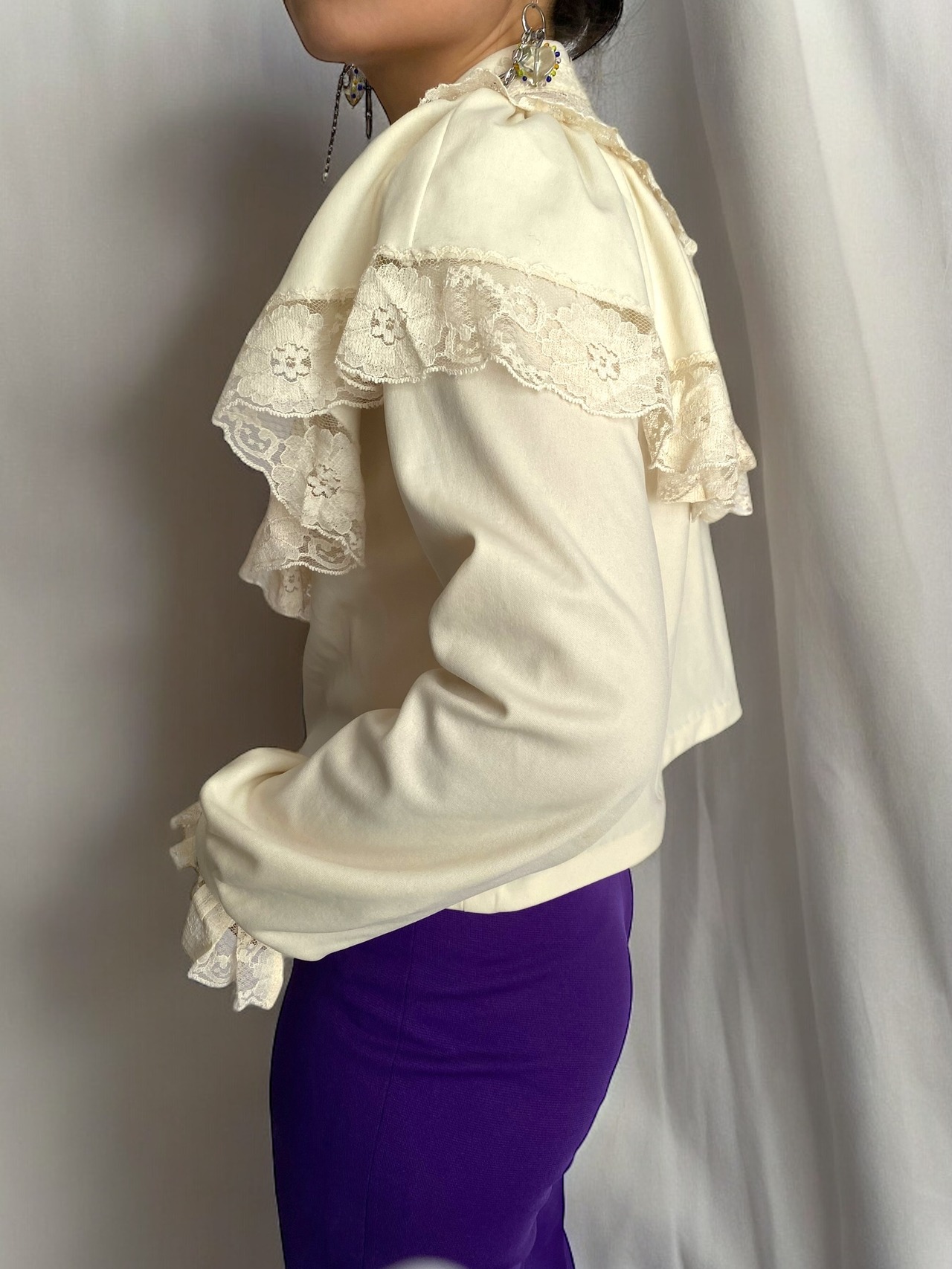 80’s Shoulder conscious Frills blouse