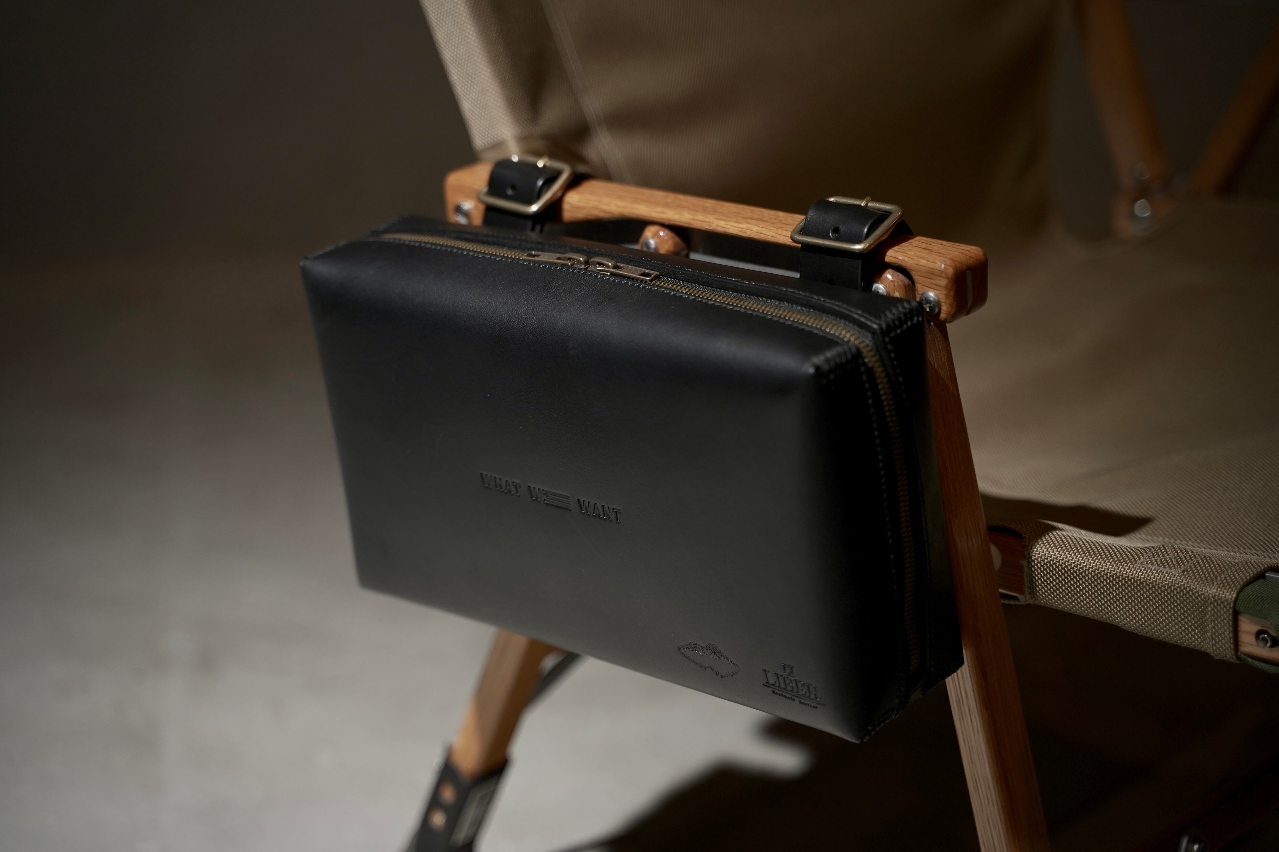 LIBER×WHAT WE WANT _ Buddy Bag IS WWW - Black | Geek Field